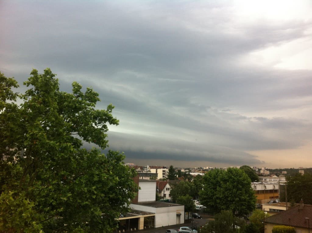 Orage violent en approche