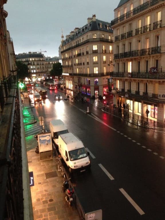 Paris, 11h a.m.