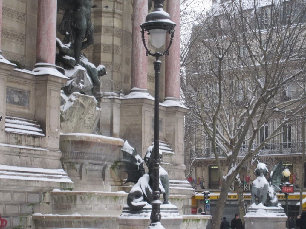 Paris fontaine saint michel