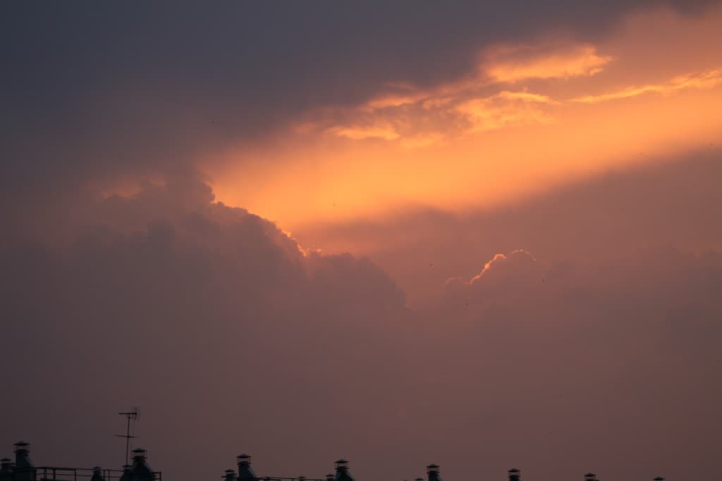 percée dans les cumulus