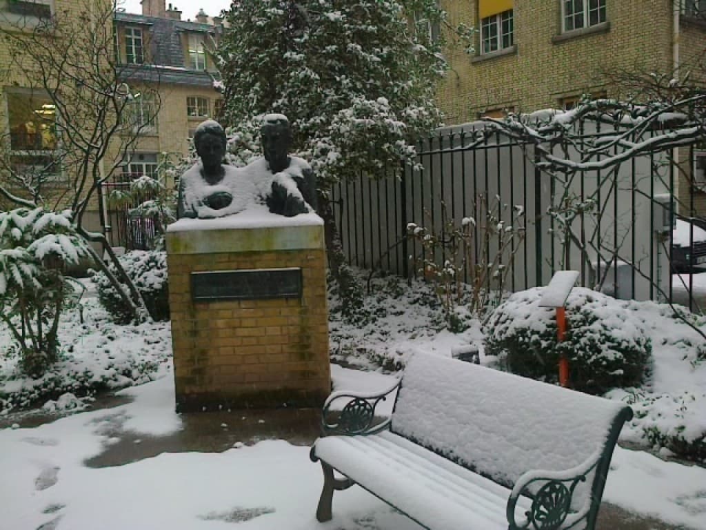 Pierre et Marie Curie sous la neige