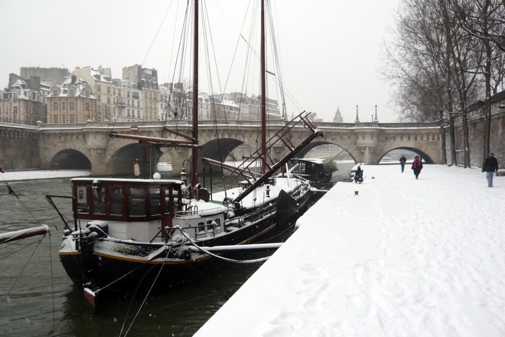 Quai de Conti_Ile de la Cité