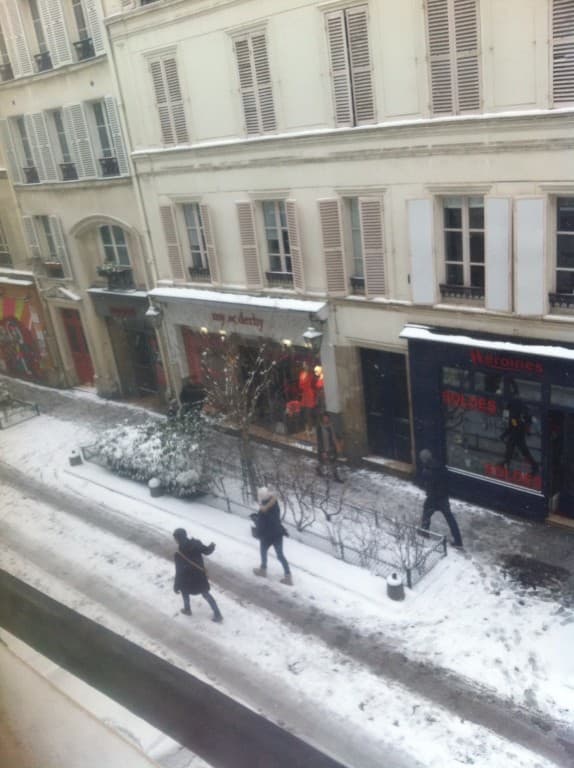 rue des Rosiers à 13h