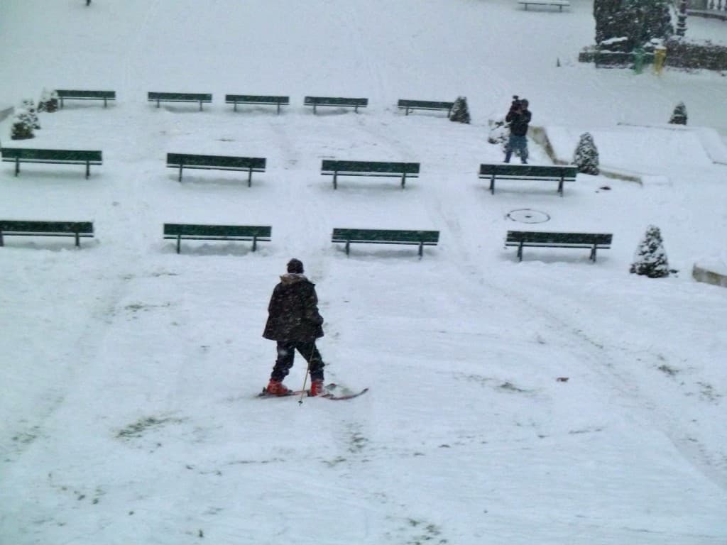 Ski dans les jardins du Sacré Coeur