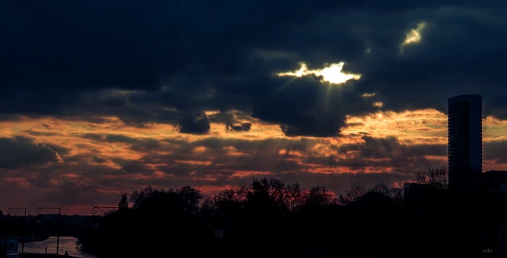soleil rouge