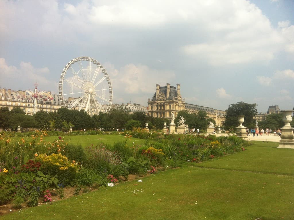 Ville et jardin - chaleur estivale