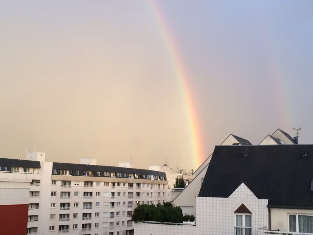 Arc-en-ciel sur Paris