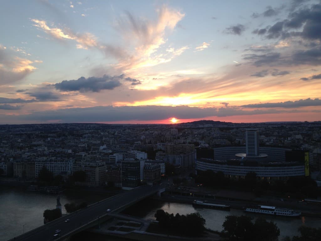 beau coucher de soleil de fin d'été 