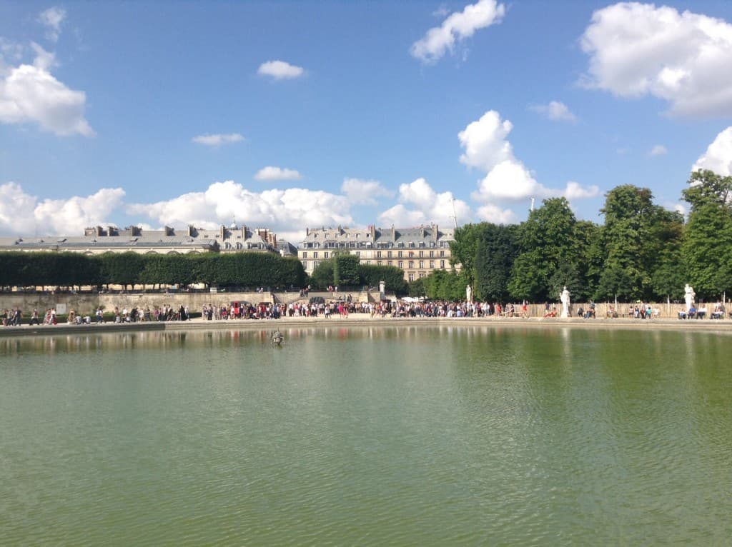 Beau temps sur les Tuilleries ...enfin !...