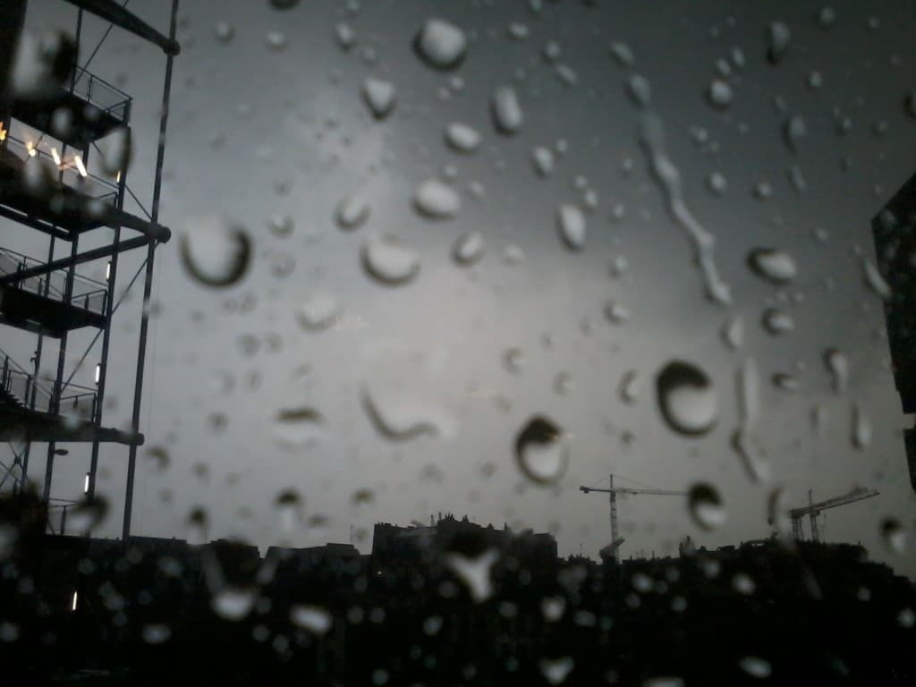 Beaubourg sous la pluie