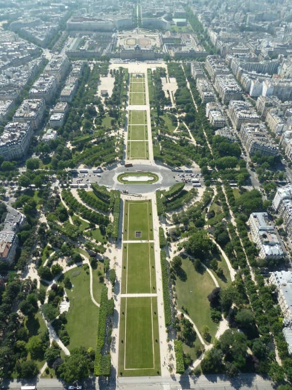CHAMPS DE MARS