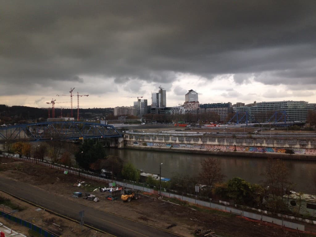 Ciel de plomb sur Paris