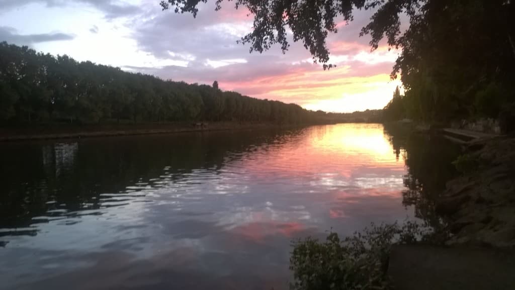 cocher de soleil sur la seine