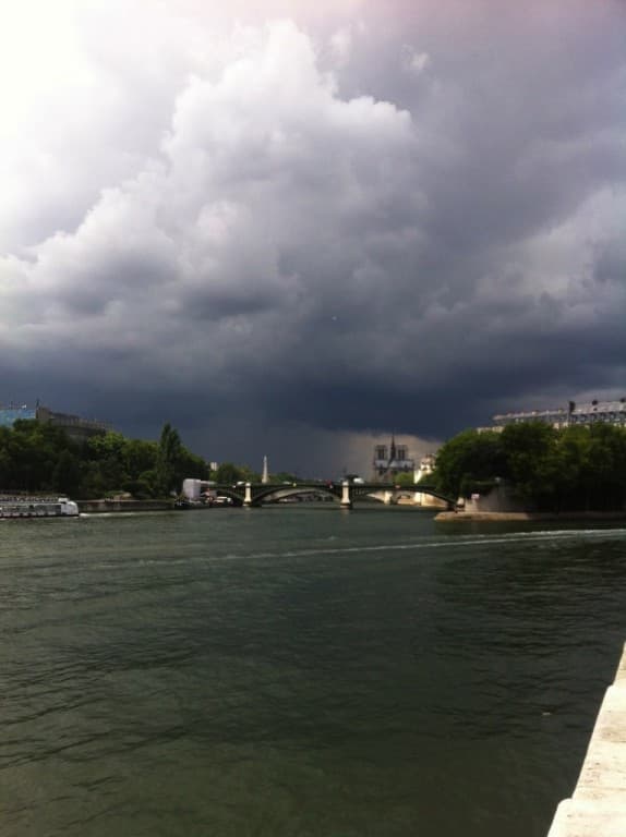 Forte averse en vue 