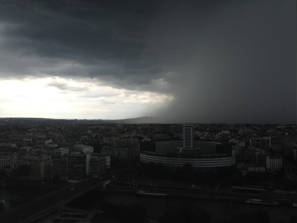 L'averse s'est transformée en fort orage