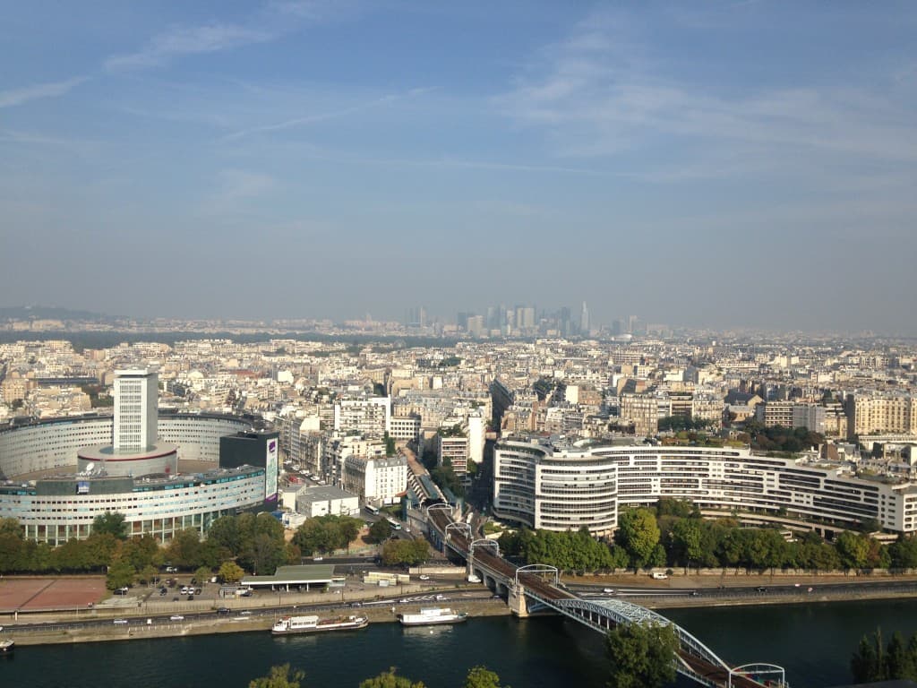 La Défense dans la brume 
