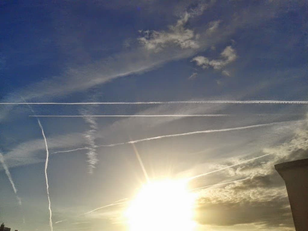 le  ciel  de PARIS  A 18H