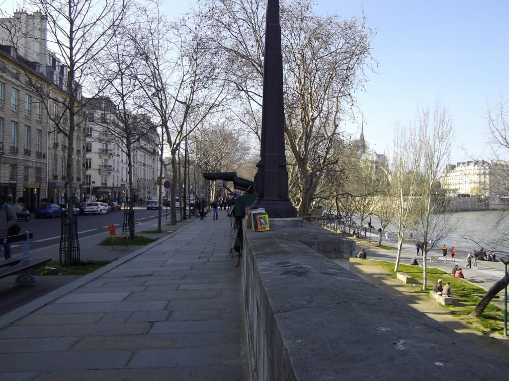 lumière de printanière au bord de Seine