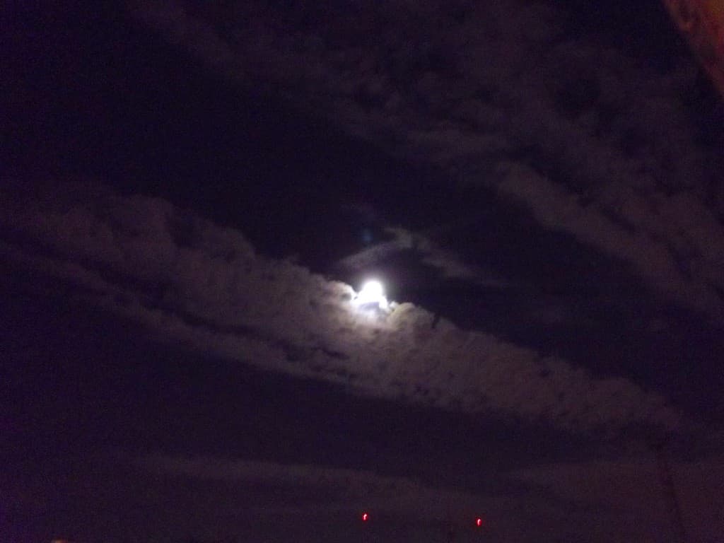 lune dans joli ciel