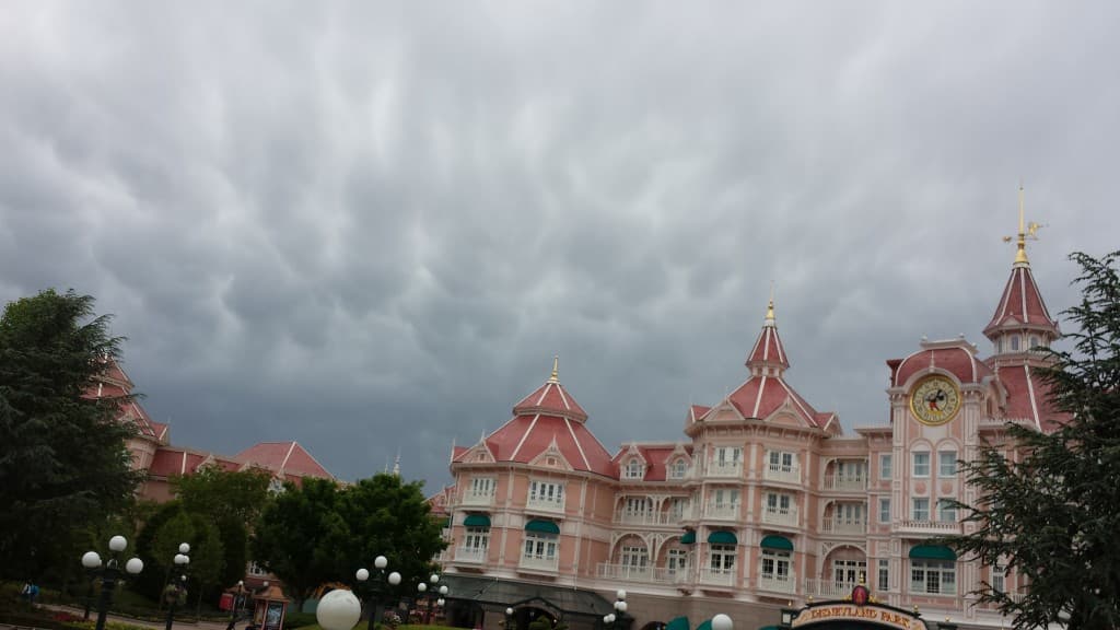 Mammatus sur Disneyland
