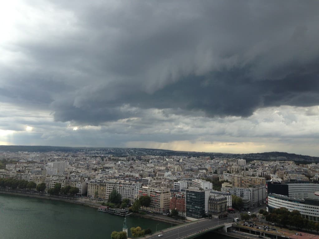 Orage en formation sur le Mont-Valérien