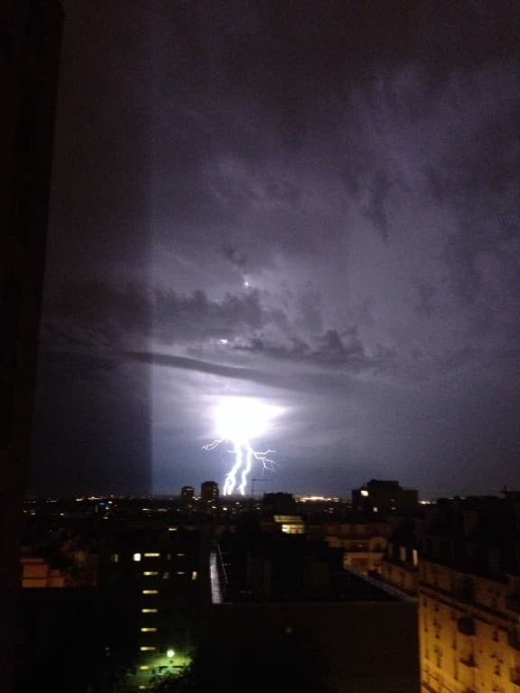Orage foudre à Paris 20ème 