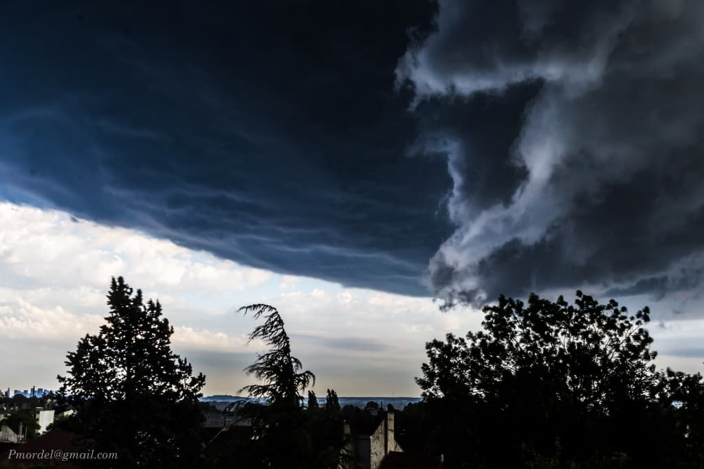 orage sur la ville 