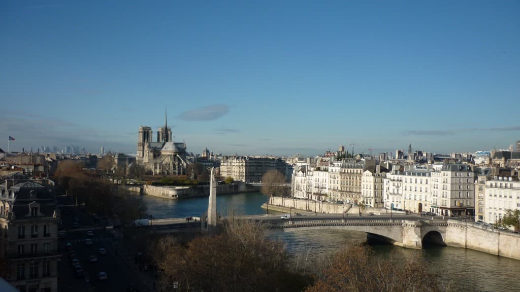 QUAND PARIS DEVIENT UN ECRIN DE PAIX