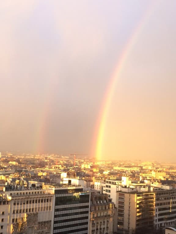 Un arc-en-ciel qui se dédouble