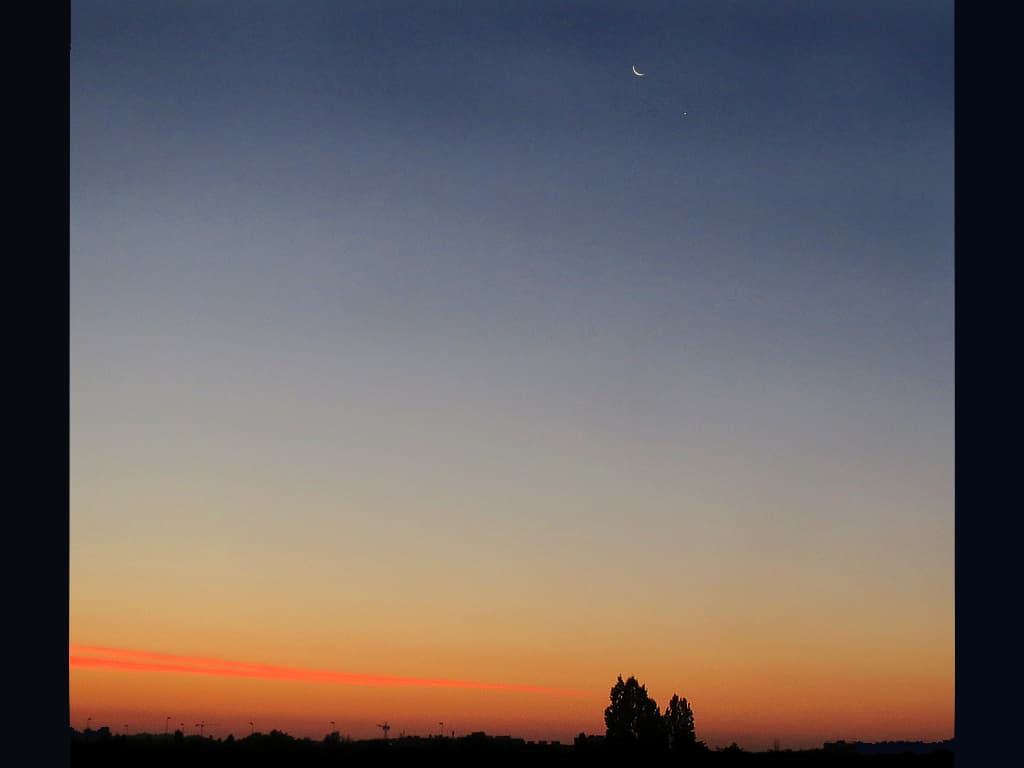 AURORE  LUNE  VENUS . . .