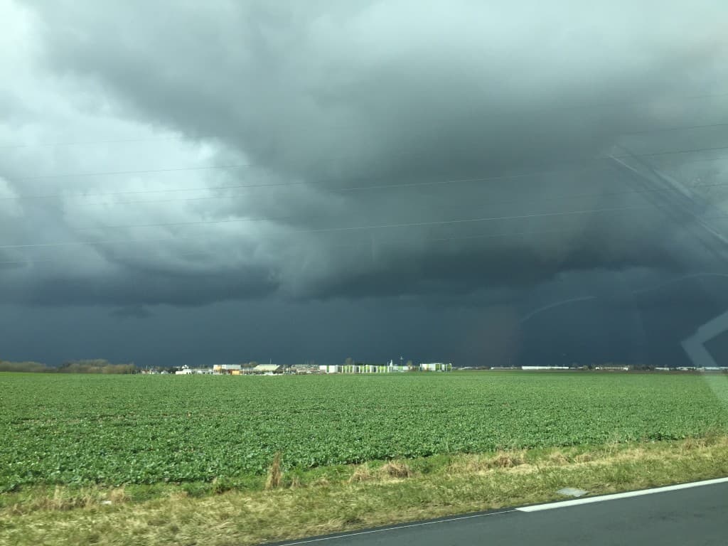 Averse grésil neige fondue roissy