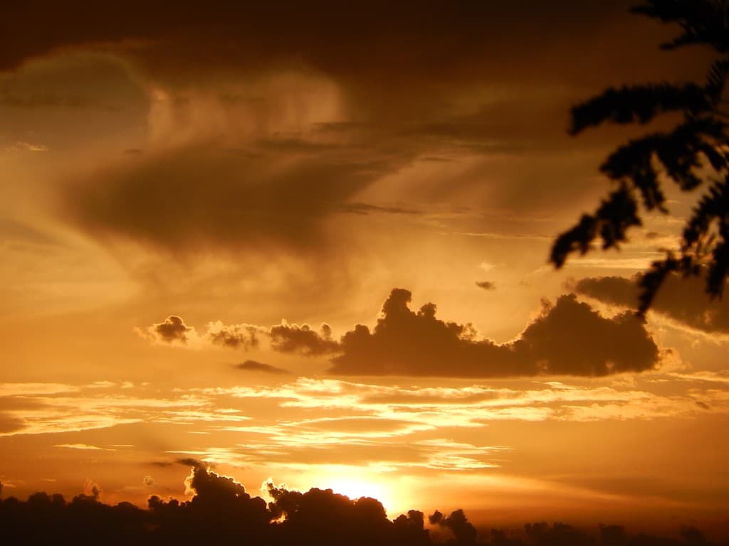 Coucher de soleil façon "volcanique"