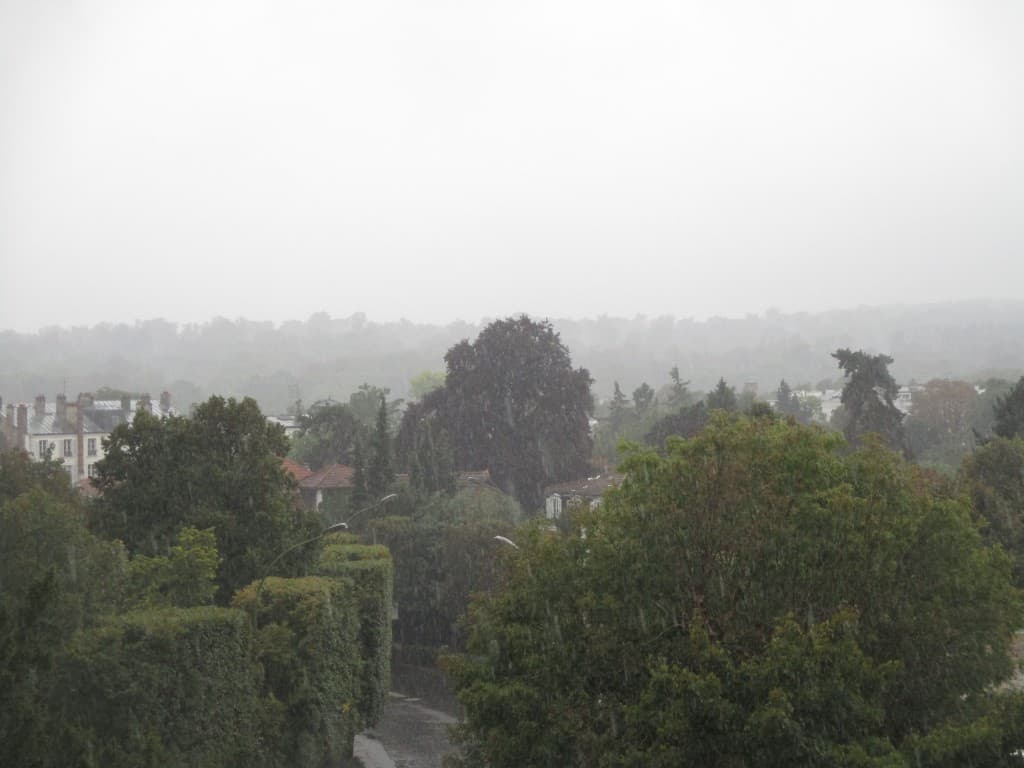 Forte pluie sur St Cloud à 13:06
