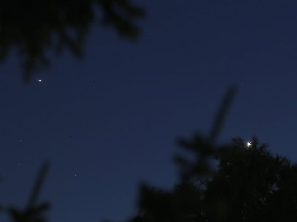 Jupiter et Vénus dans le crépuscule