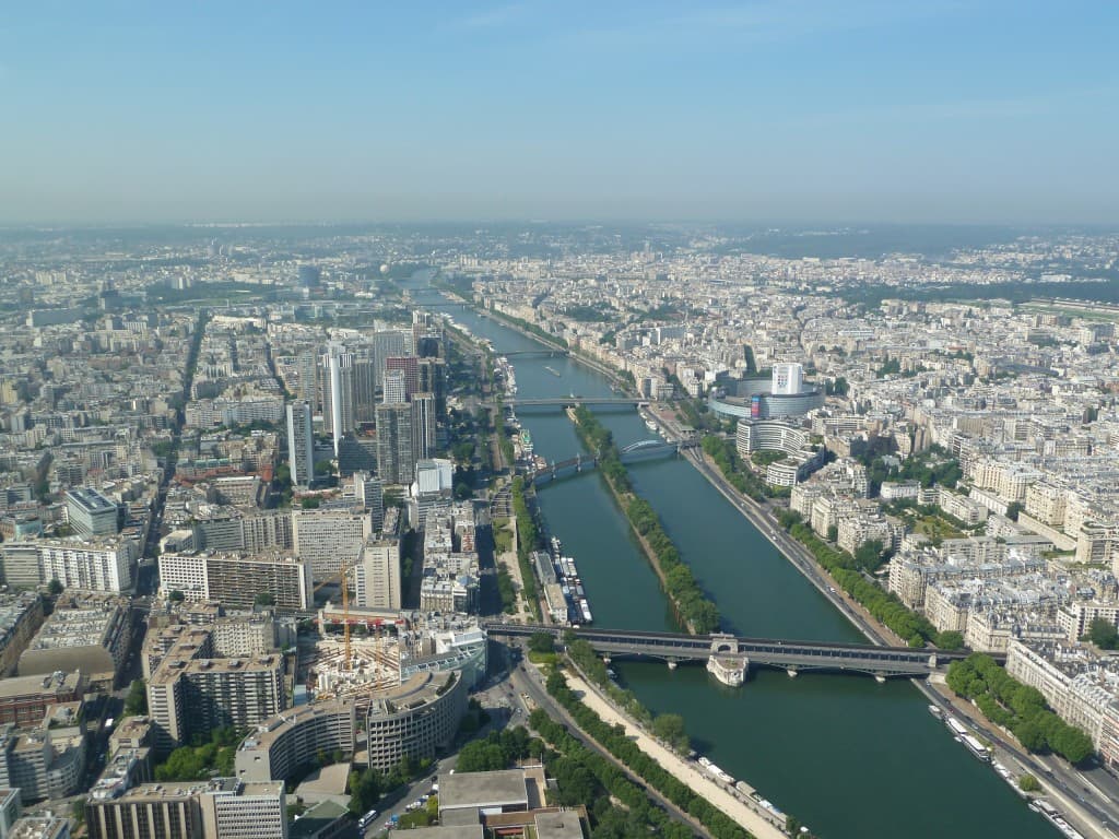LA SEINE VU DU HAUT DE MME EIFFEL