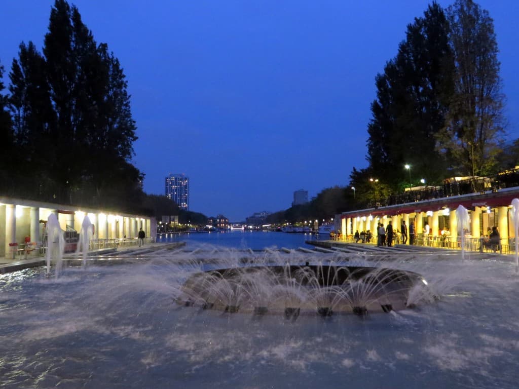 Nuit sur le bassin de la Villette