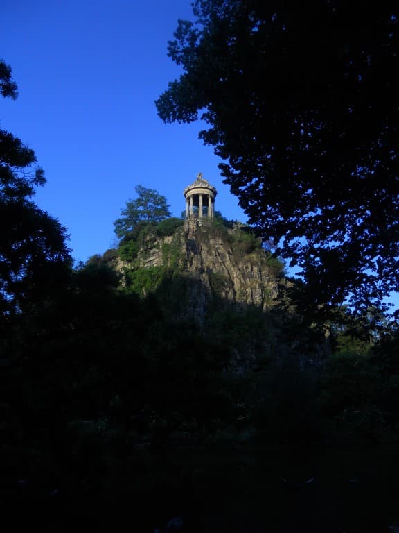 tôt le matin