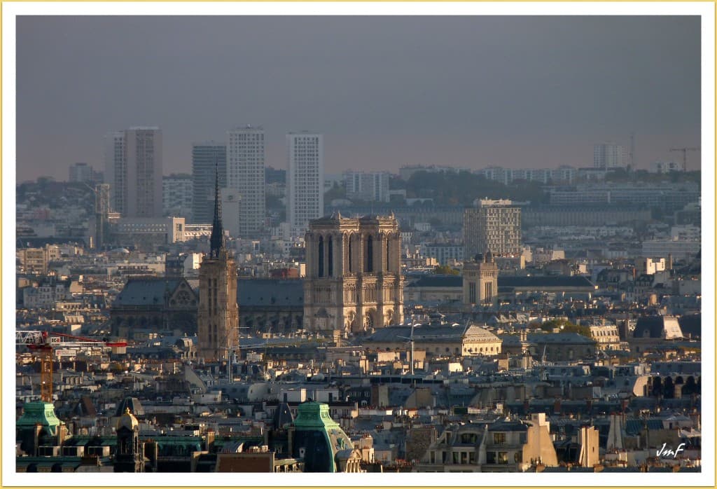 vue sur Notre dame et la Tour St Jacques