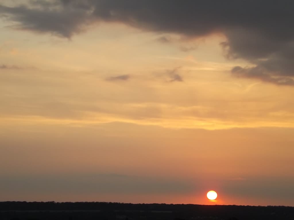 A 21h35, coucher dans 6 minutes. 