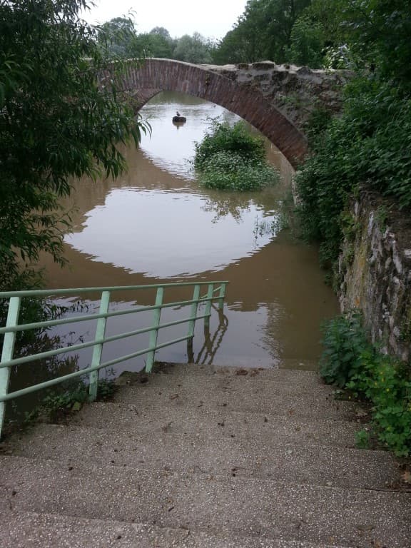accès au vieux moulin