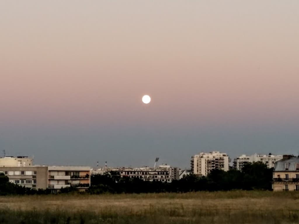 chaleur et pleine lune