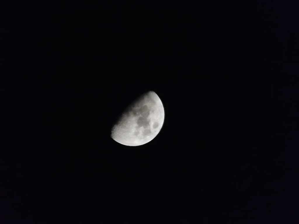 Début de la 2e moitié de lune à 23h 