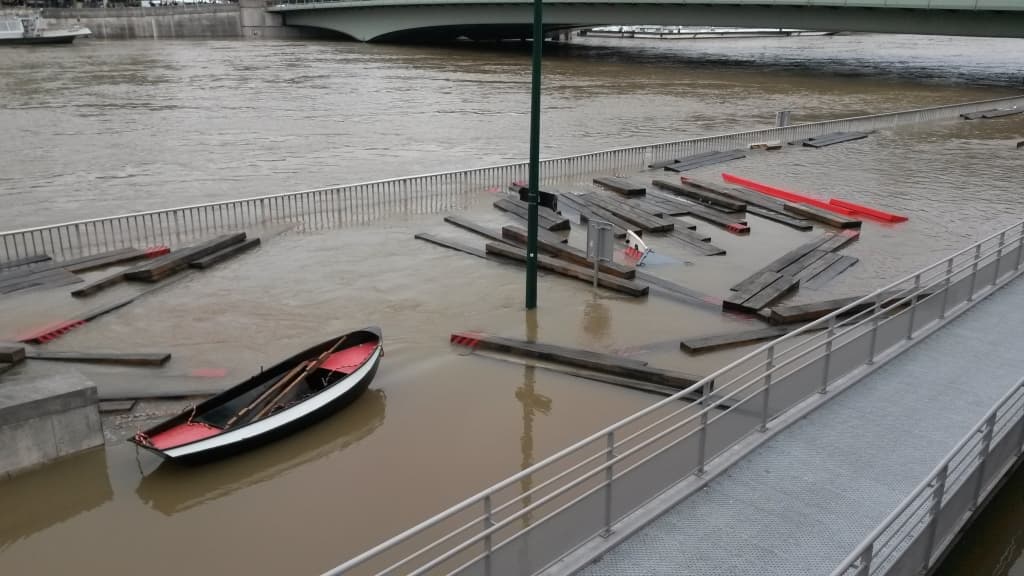 La barque a remplacé les vélos
