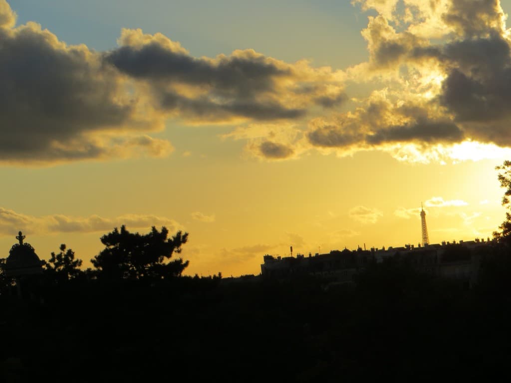 la tête dans les nuages