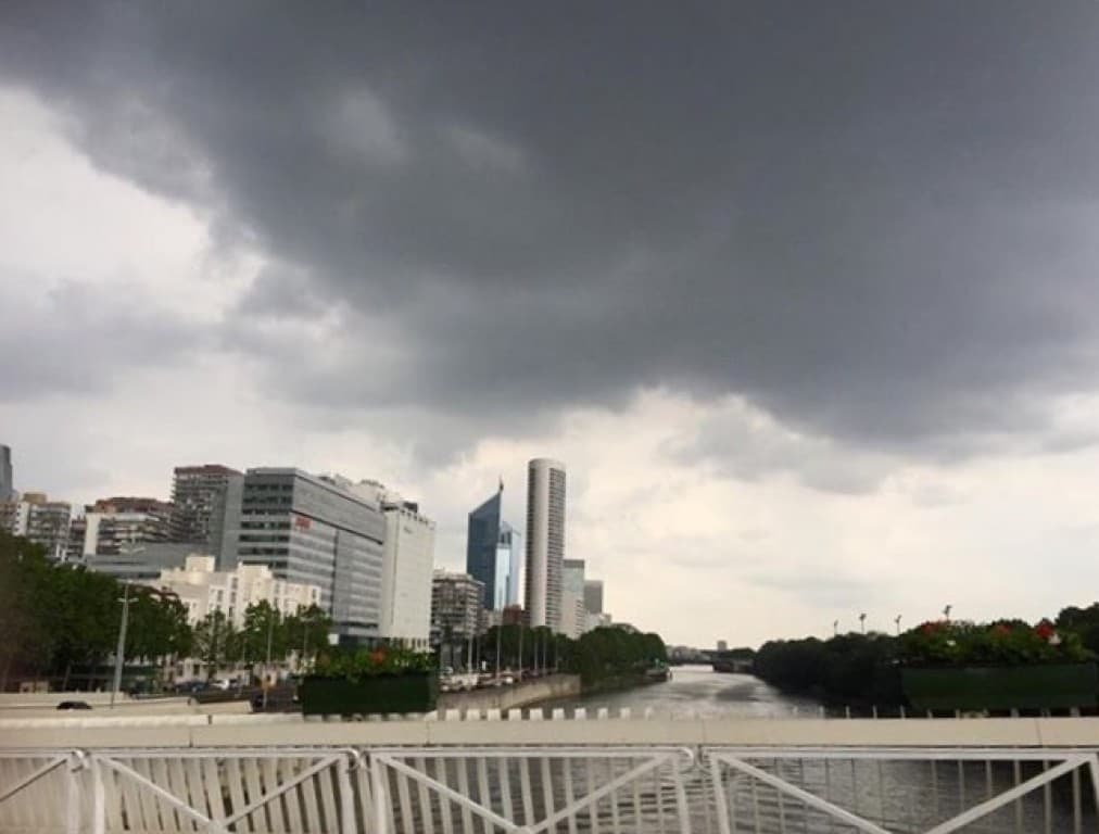 Les orages arrivent sur Paris