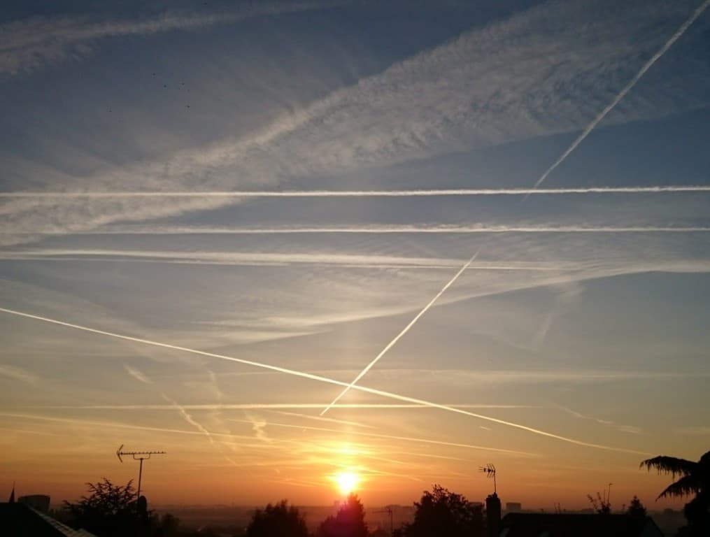lever de soleil sur Orly au lointain