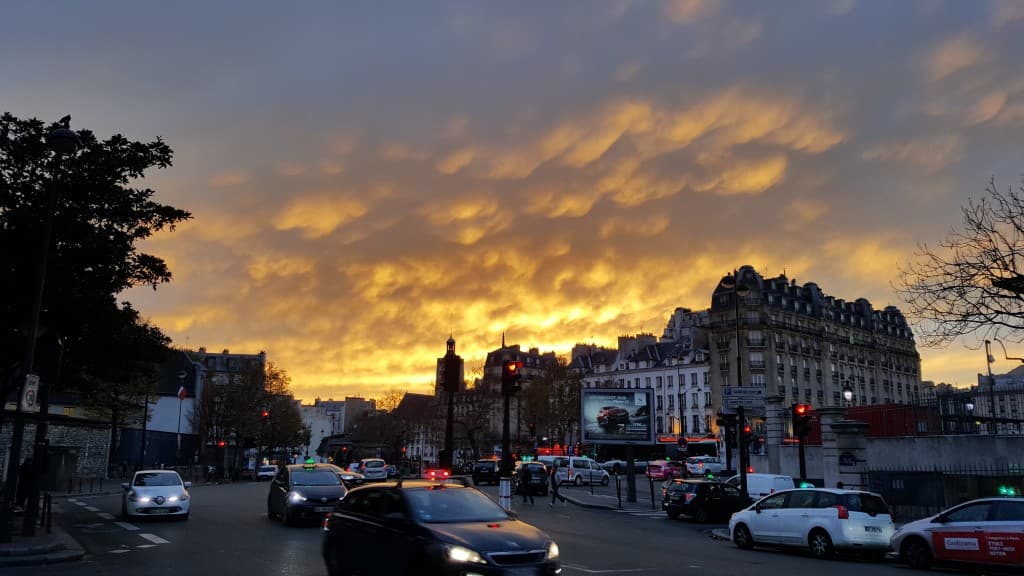 Mammatus en feu