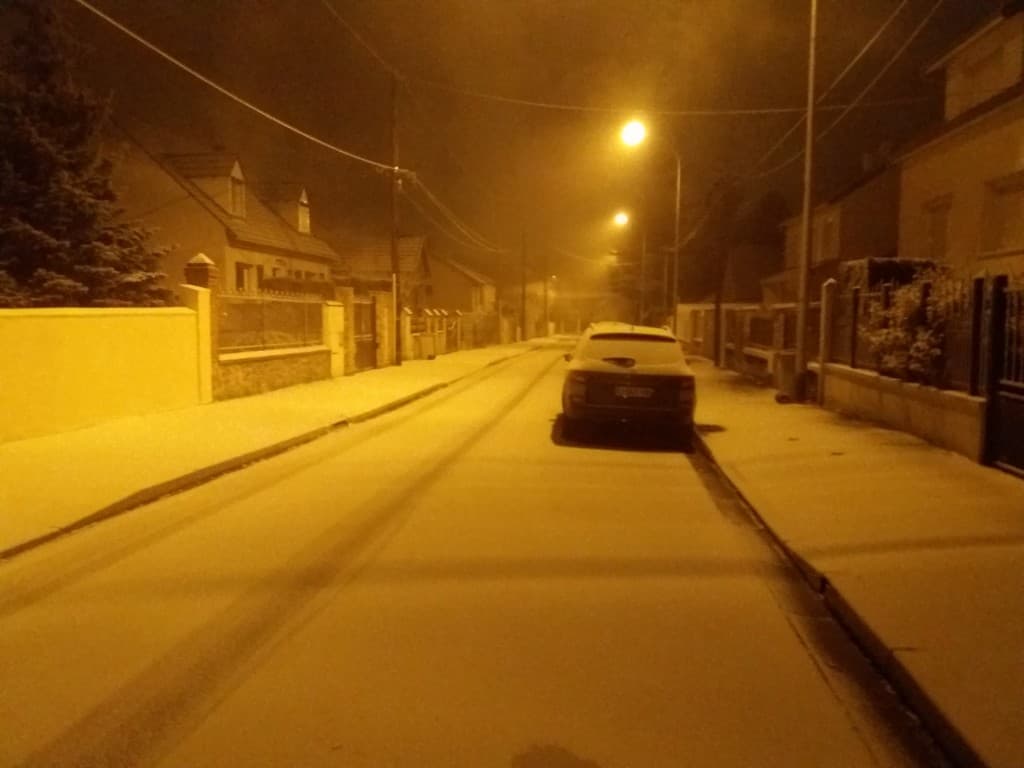 neige dans la rue à 6h00