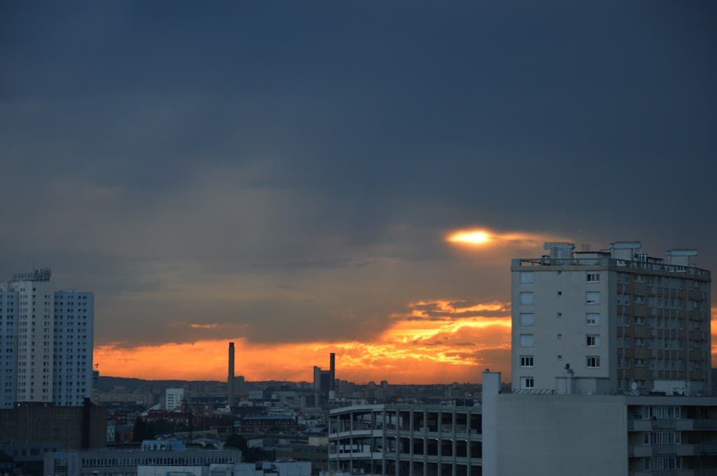 PARIS - COUCHER DE SOLEIL ( MLH)