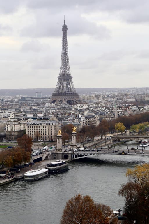 Scene/Tour Eiffel